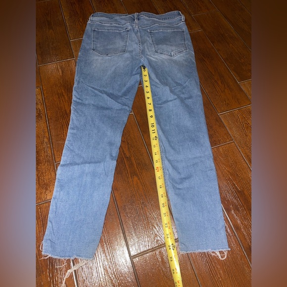 Old Navy Mid-Rise Rockstar Jeans - Picture 7 of 9